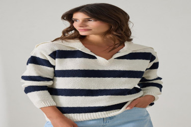 بلوز تريكو مخطط بقصة مريحة وتفاصيل ياقة كريمية Comfortable Cut Striped Knitwear with Cream Collar Detail