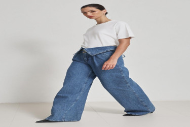 بنطال جينز أزرق بقصة مريحة وتفاصيل خصر Blue Waist Detailed Comfortable Cut Trousers