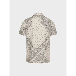 قميص رجالي من تومي هيلفيغر جينز بأكمام قصيرة بقصة عادية بنقشة باندانا - 100% قطن Tommy Hilfiger Jeans Men's Regular Fit Short Sleeve Shirt with Bandana Print - 100% Cotton