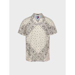 قميص رجالي من تومي هيلفيغر جينز بأكمام قصيرة بقصة عادية بنقشة باندانا - 100% قطن Tommy Hilfiger Jeans Men's Regular Fit Short Sleeve Shirt with Bandana Print - 100% Cotton