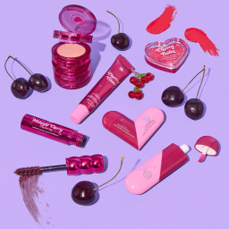 ماسكارا بلون عنابي يدوم لمدة طويلة Midnight Cherry Flutter Flex Burgundy Mascara long lasting