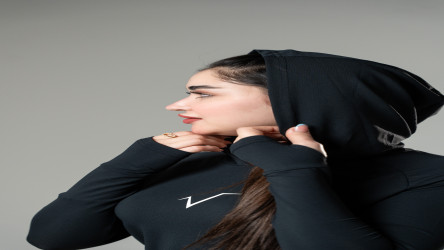 بدي رياضي بغطاء راس Hooded Sports Bodysuit
