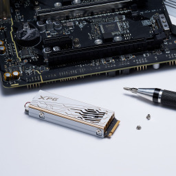 محرك أقراص الحالة الصلبة XPG MARS980PRO PCIe Gen5 x4 M.2 - تبريد نشط بمروحة توربينية،  سعة تخزين 1 تيرابايت، متوافق مع PS5 XPG MARS 980 PRO PCIe Gen5 x4 M.2 2280 SSD – Active Turbo-Fan Cooling, 14,000/13,000 MB/s, 1TB, PS5-Compatible