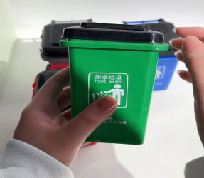 سلة نفايات مكتبية توضع على المكتب Desktop Office Trash Bin