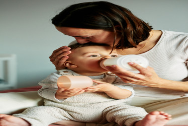 رضاعة  ZERO ZERO ذات حلمة قابلة للتكيف 180 ML + لهاية ZERO ZERO فاتح اللون S SET ZERO 180ML SU+SOOTHER ZERO -2/2 L36