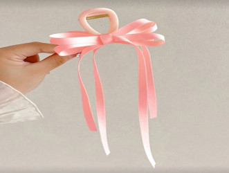 مشبك شعر مزين بالفيونكة Bow-Decorated Hair Clip