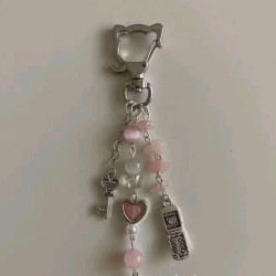 ميدالية جميلة على شكل قطة pretty cat keychain
