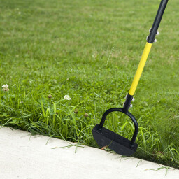 أداة تقليم حواف العشب بنصف قمر مع رأس مسنن ومرفقات Half-moon lawn trimmer with serrated head and attachments