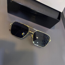 نظارة شمسية Sunglasses