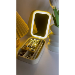 حافظة مكياج مع انارة makeup box with lighting