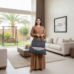 سرير طفل سفري محمول قابل للطي – تصميم جنطة خفيف وآمن Portable Foldable Baby Travel Bed – Bag Style Lightweight Design