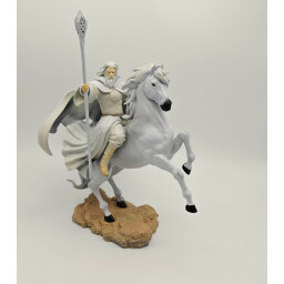 مجسم كاندالف الابيض White Gandalf Figure