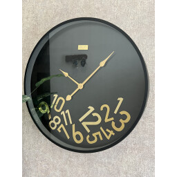 ساعة جدارية Wall clock