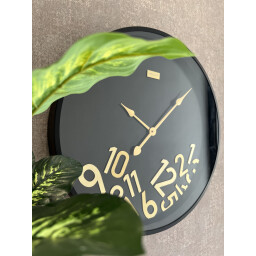 ساعة جدارية Wall clock