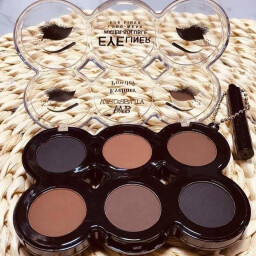 باليت ظلال عيون 6 ألوان احترافية 6 Colors Professional Eyeshadow Palette