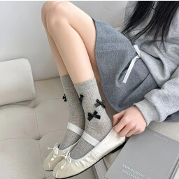 جواريب قطنية متوسطة الطول بدزاين كوري. .Mid-Calf Korean Cotton Socks