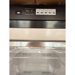 مجمدة فيستل عموديه (بخاخ ) No Frost  تمنع تكون الجليد   ،18 قدم، سعة  كبيرة VESTEl Upright No frost Freezer, Cubic feet18,LargeCapacity