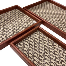 طقم صواني تقديم متعددة المقاسات للخبز والفواكه المجففة – 3 قطع بتصميم أنيق 3-Piece Multi-Size Serving Tray Set for Bread & Dried Fruits – Elegant Design