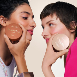 برونزر باودر ماكسي راوند بوت من بورجوا Bourjois Maxi Round Pot Powder Bronzer