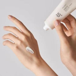 كريم واقي شمس بالأرز والبروبيوتيك بعامل حماية 50 Relief Sun: Rice + Probiotics (SPF50+ PA++++)