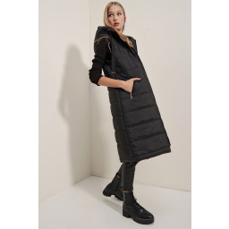5140 سترة طويلة منفوخة بغطاء رأس - أسود 5140 Hooded Long Puffer Vest - Black