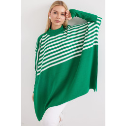 15783 بونشو تريكو فضفاض بفتحات جانبية - أخضر فاتح 15783 Slit Poncho Knit Sweater - Light Green