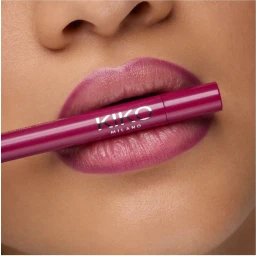 قلم تحديد شفاه بقوام كريمي Street Heart Pump Up The Volume Lip Liner