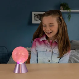 مصباح كرة كوني متغير الألوان بتأثير ضبابي ساحر A color-changing cosmic ball lamp with a magical misty effect