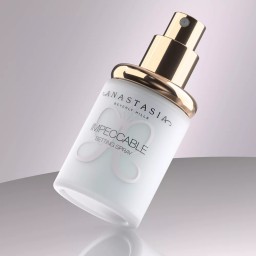 بخاخ تثبيت المكياج ميني إمبكابل بلمسة مطفية مخملية Mini Impeccable Blurring Matte Setting Spray