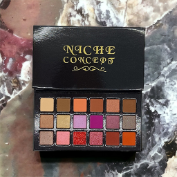 باليت ايشادو 18 لون Palette Eyeshadow 18 Colors
