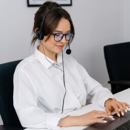 نظارات حماية العين "أوكولو بلو بروتكت" الصديقة للبيئة لحجب الضوء الأزرق والوهج الرقمي OKULO Blue Protect | Eco-Friendly Anti-Glare & Anti-Blue Light Eyewear Glasses