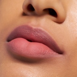 أحمر شفاه كريمي مات سوفليه BLUR Soufflé Matte Lip Cream