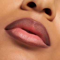 قلم تحديد الشفاه Poutline Soft Glide Lip Liner