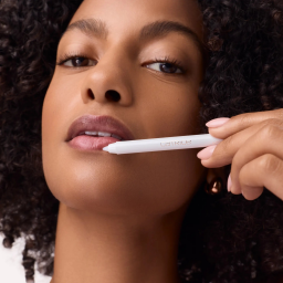 قلم تحديد الشفاه جل طويل الثبات Longwear Gel Glide Lip Liner