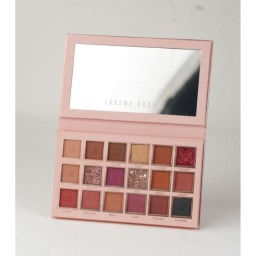 باليت ايشادو 18 لوناً 18 Colors Eyeshadow Palette