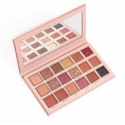 باليت ايشادو 18 لوناً 18 Colors Eyeshadow Palette