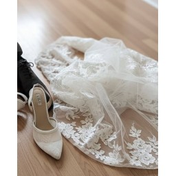 حذاء زفاف خشادو من ليلو بالدانتيل الفرنسي والدبان الطبي - كعب 10 سم LILO Hasadu French Lace Bridal Shoes - 10 cm