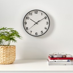 ساعة الحائط Clock