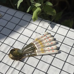 ملاعق طعام Spoons