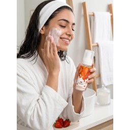 غسول الفراولة الحريري Strawberry Glow Cleanser