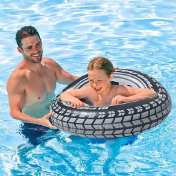 عوامة أطفال بتصميم إطار السيارة Tire Tube