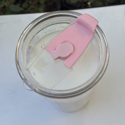 كوب مع قصبة Cup with straw
