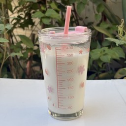 كوب مع قصبة Cup with straw