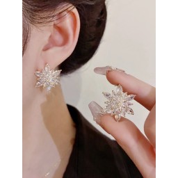 تراچي كرستال Crystal Flower Stud Earrings