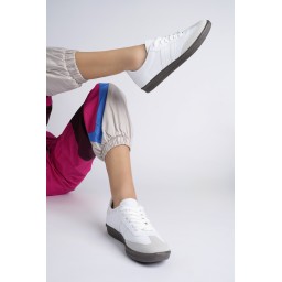 حذاء رياضي Muggo GORDON للجنسين أبيض برباط للمشي والجري - مريح وعصري Muggo GORDON Unisex Orthopedic Lace-Up Walking Running Sneaker - White