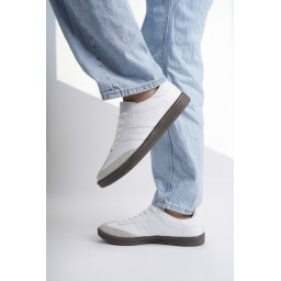 حذاء رياضي Muggo GORDON للجنسين أبيض برباط للمشي والجري - مريح وعصري Muggo GORDON Unisex Orthopedic Lace-Up Walking Running Sneaker - White
