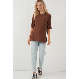 تيشيرت محبوك بفتحة جانبية - بني Knitted T-Shirt with Side Slit - Brown