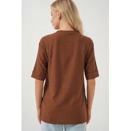 تيشيرت محبوك بفتحة جانبية - بني Knitted T-Shirt with Side Slit - Brown