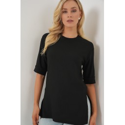 تيشيرت محبوك بفتحة جانبية - أسود Knitted T-Shirt with Side Slit - Black