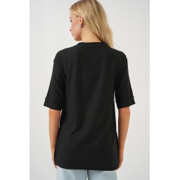 تيشيرت محبوك بفتحة جانبية - أسود Knitted T-Shirt with Side Slit - Black
